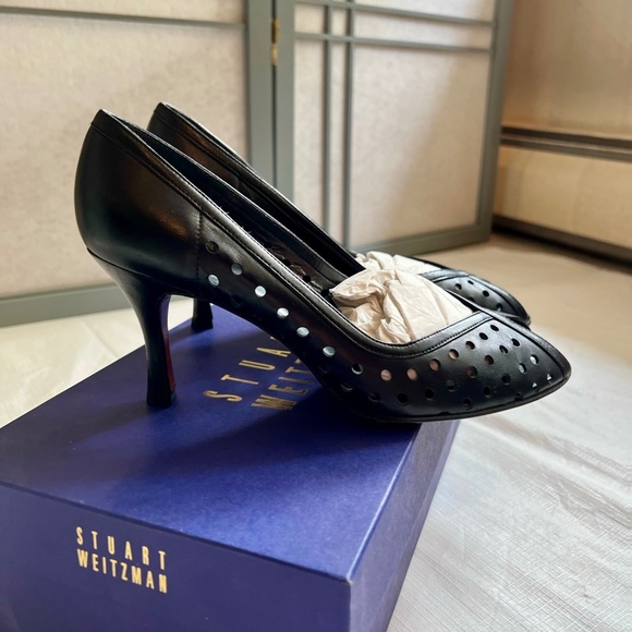 EUC Stuart Weitzman Peep-Toe Pump! (Sz 8) - Picture 2 of 6
